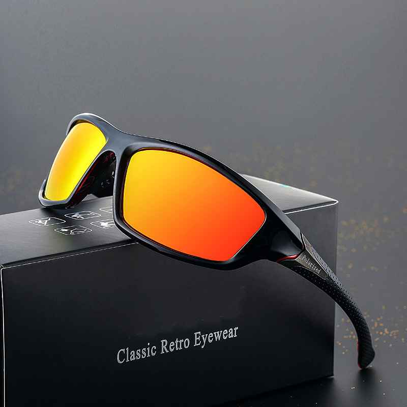 Nuovi Occhiali da Sole Stile R - Car Mirror recensione e prezzo